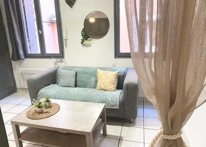 Les De La Bastide * قرقشونه