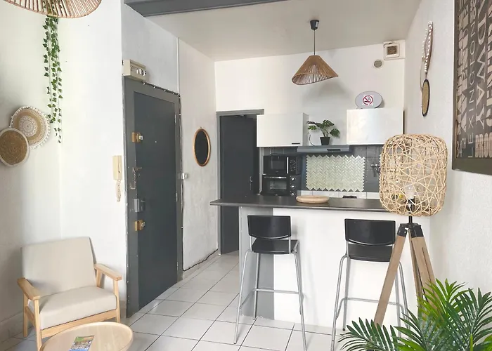 Les De La Bastide * قرقشونه